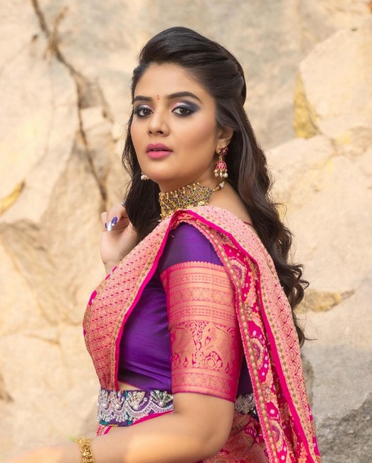 Anchoor sreemukhi pongal special half saree beautiful images-Sreemukhi, Sreemukhi Pics, Stylishpics Photos,Spicy Hot Pics,Images,High Resolution WallPapers Download
